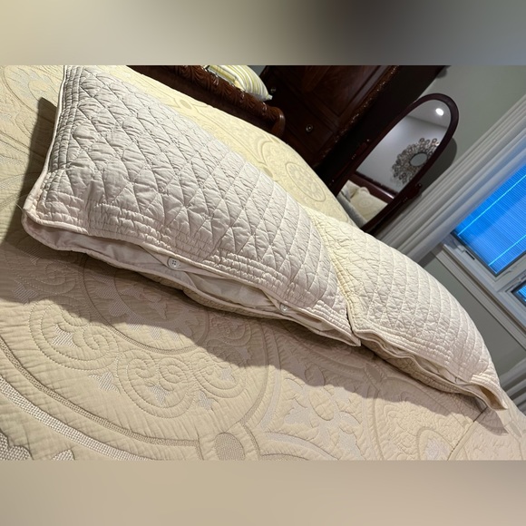 Pair of 26”X20” Cream / Tan / Taupe Neutral Bed Sham Removable Button Covers - Picture 2 of 9